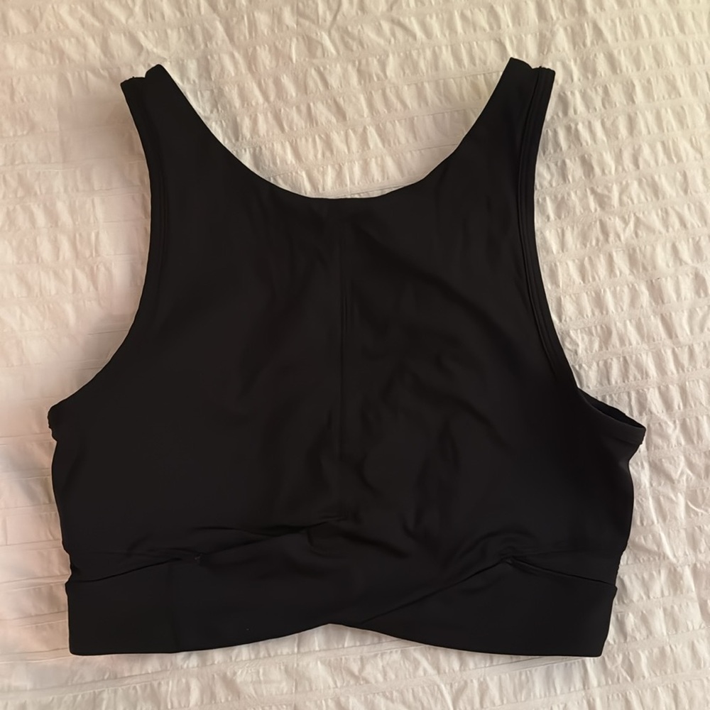 Black Lululemon Sports Bras/Cropped Top